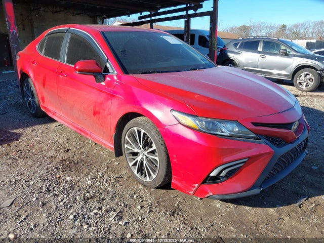 Salvage Toyota Camry Image