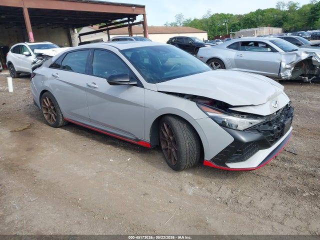 Salvage Hyundai ELANTRA Image