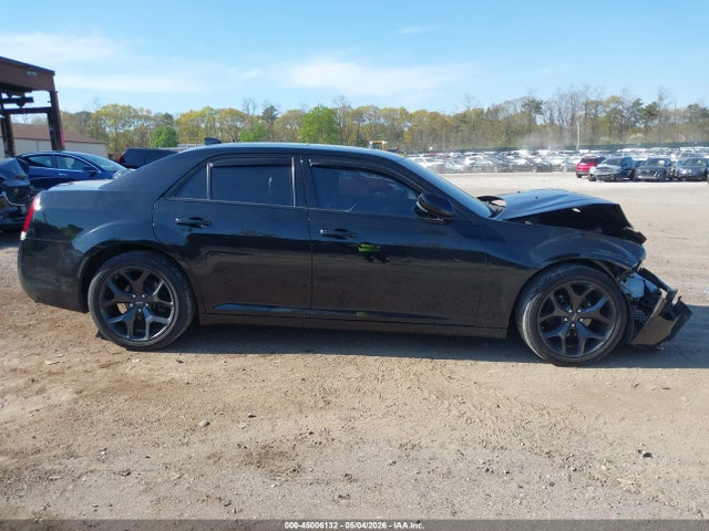Chrysler 300 S