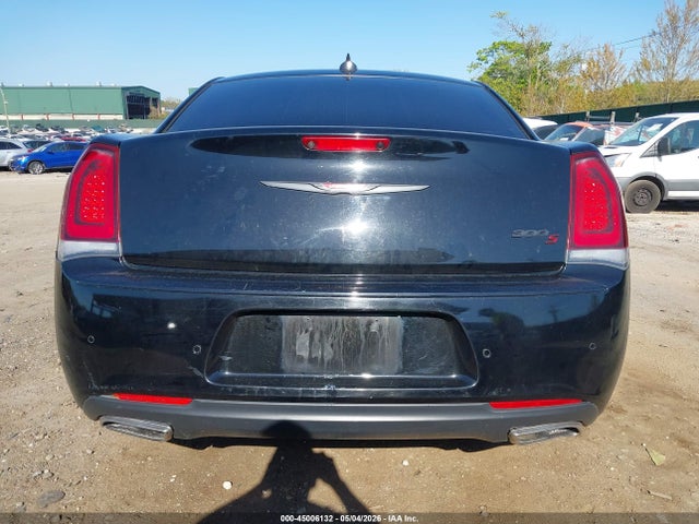 Chrysler 300 S