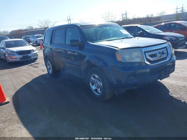 Salvage Honda Pilot Image