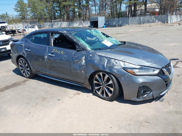 Salvage Nissan Maxima Image