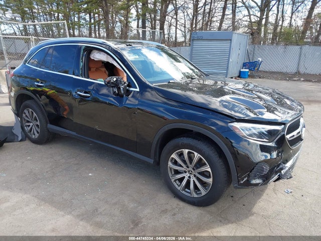 Salvage Mercedes-Benz GLC Image