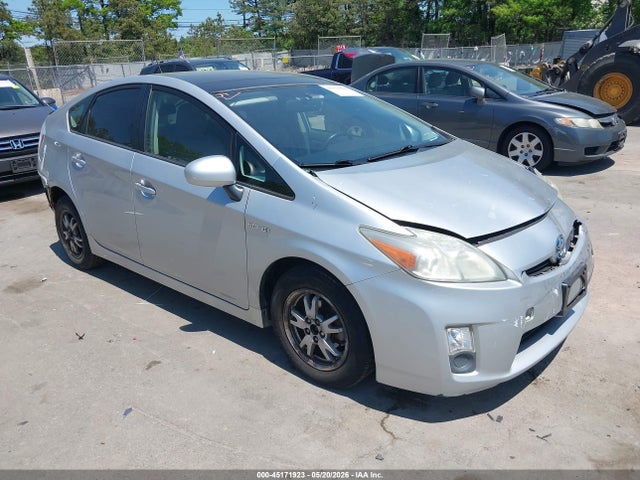 Salvage Toyota Prius Image