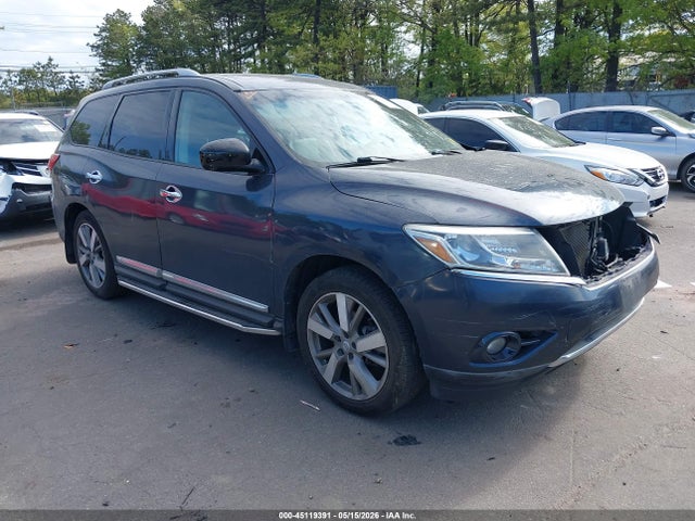 Salvage Nissan Pathfinder Image