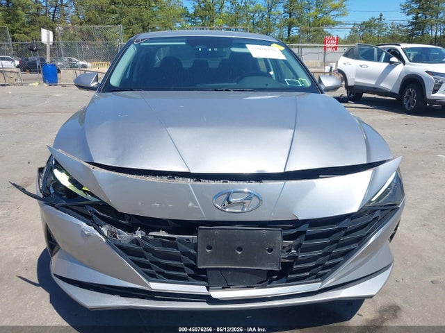Hyundai ELANTRA Sel