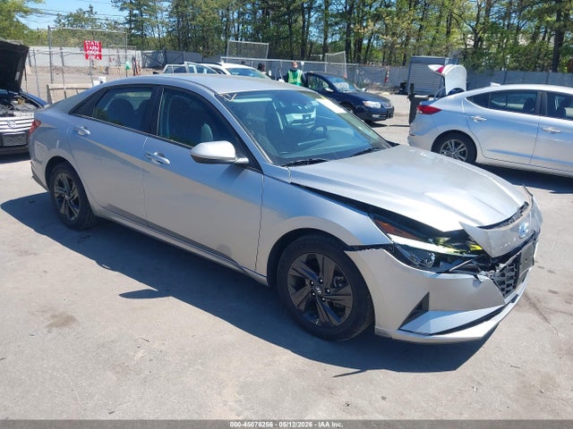 Salvage Hyundai ELANTRA Image