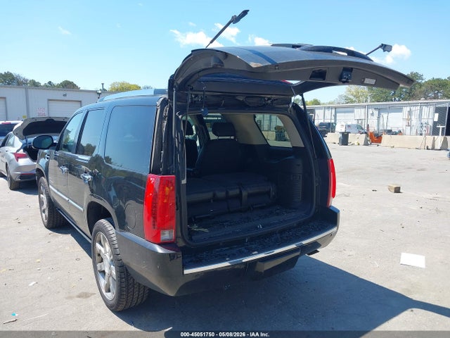 Cadillac Escalade Standard