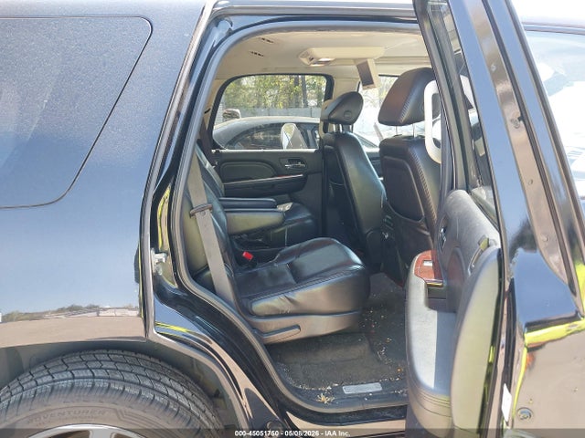 Cadillac Escalade Standard