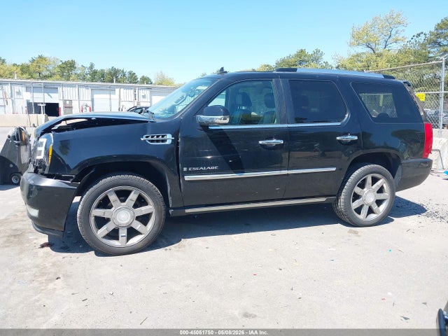 Cadillac Escalade Standard