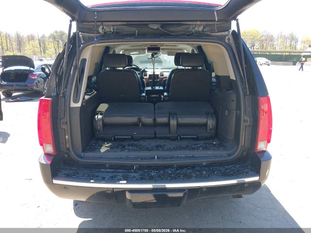 Cadillac Escalade Standard