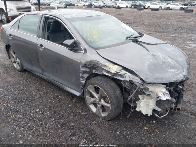 Salvage Toyota Camry Image