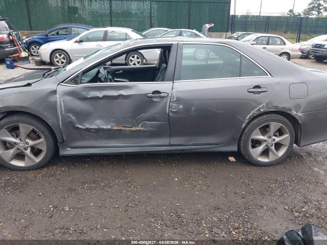 Toyota Camry Se V6