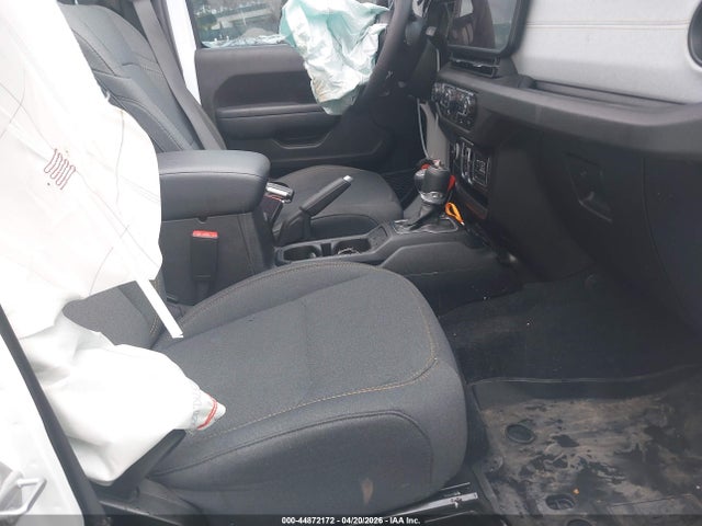 Jeep Wrangler 4-door Summit 4x4