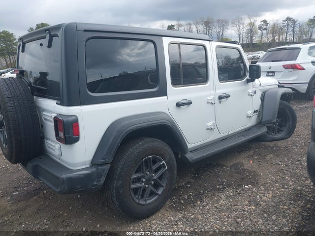Jeep Wrangler 4-door Summit 4x4