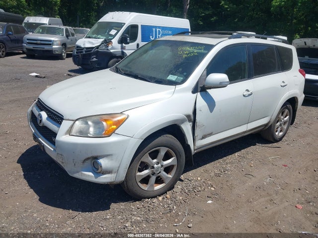 Toyota RAV4 Limited V6