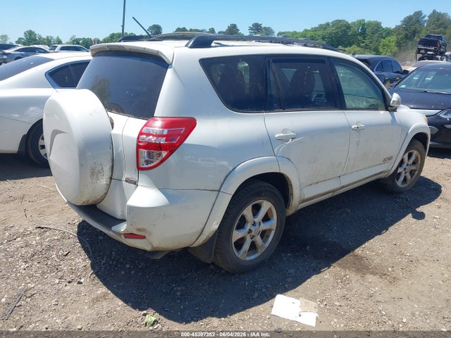 Toyota RAV4 Limited V6