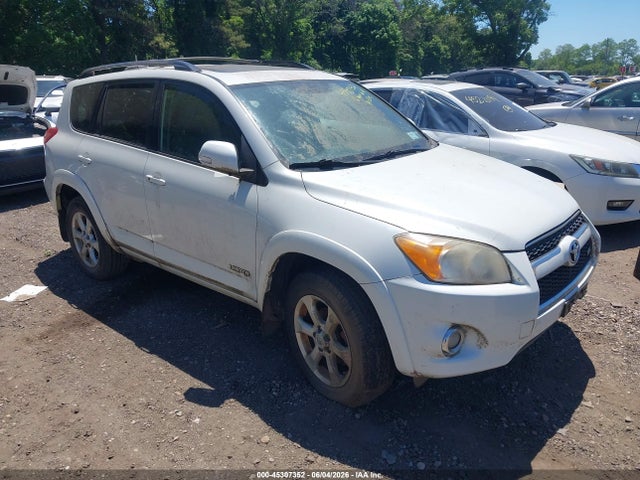 Salvage Toyota RAV4 Image