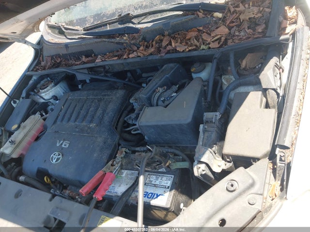 Toyota RAV4 Limited V6