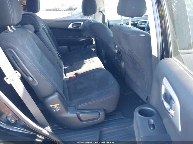 Nissan Pathfinder Sv