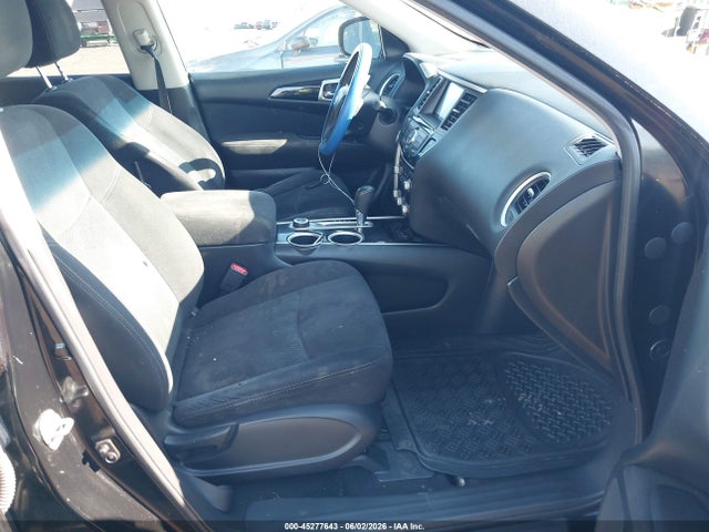 Nissan Pathfinder Sv