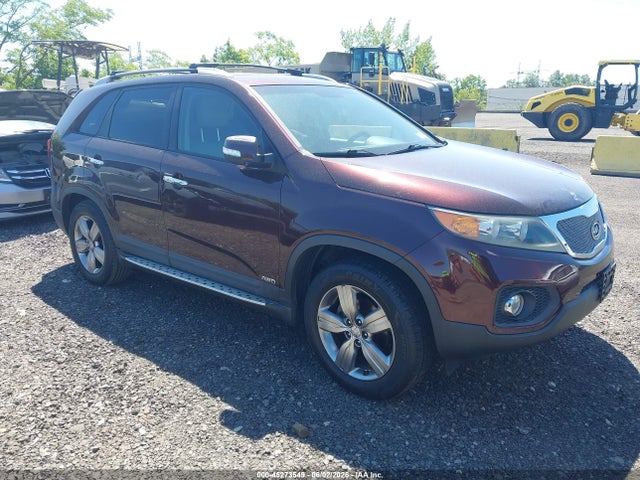 Salvage Kia Sorento Image