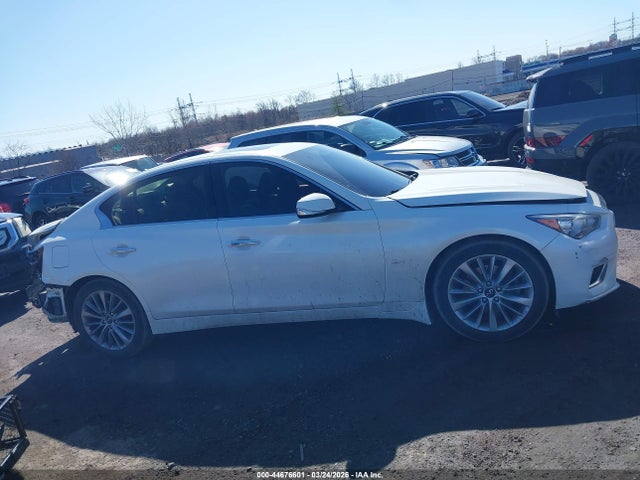 INFINITI Q50 3.0t Luxe