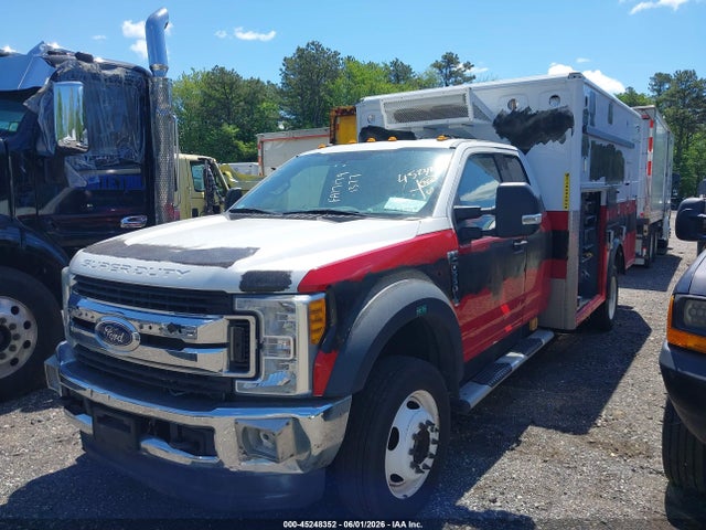 Ford F-550 Xlt