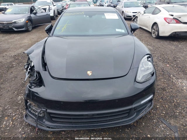 Porsche Panamera 4s