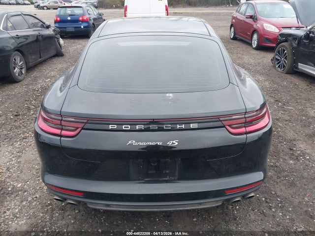Porsche Panamera 4s