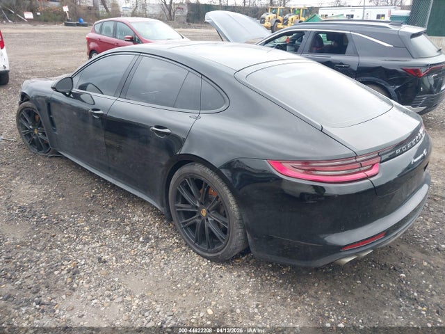 Porsche Panamera 4s