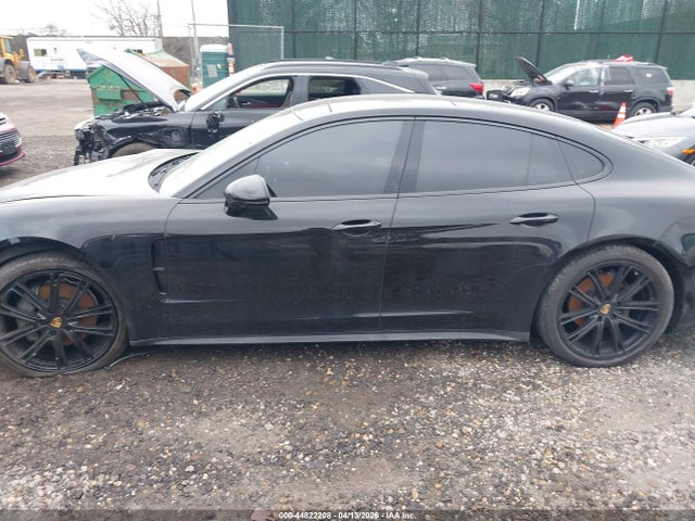 Porsche Panamera 4s