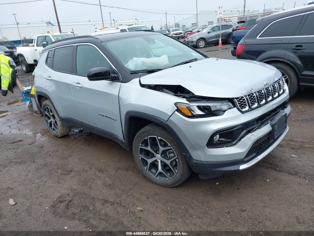 Salvage Jeep Compass Image
