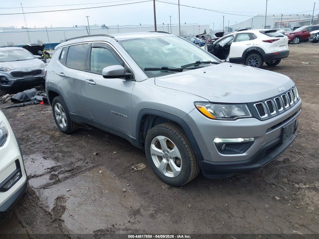 Salvage Jeep Compass Image