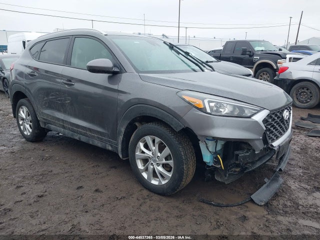 Salvage Hyundai TUCSON Image