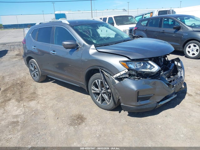 Salvage Nissan Rogue Image