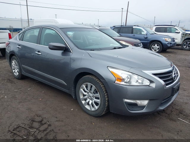 Salvage Nissan Altima Image