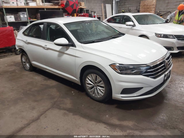 Salvage Volkswagen Jetta Image