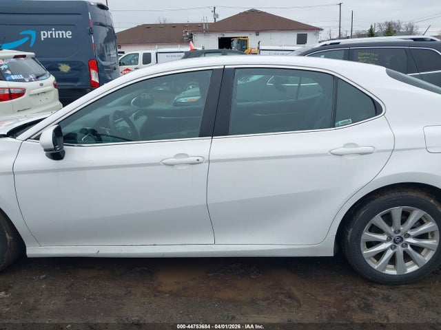 Toyota Camry Le