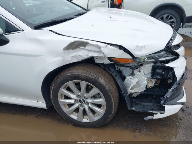 Toyota Camry Le