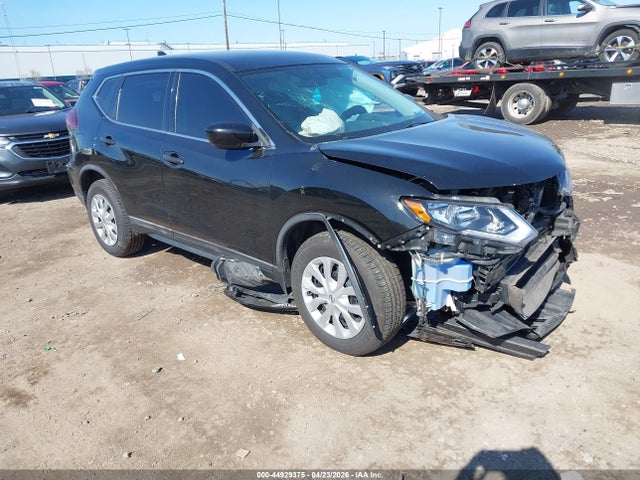 Salvage Nissan Rogue Image
