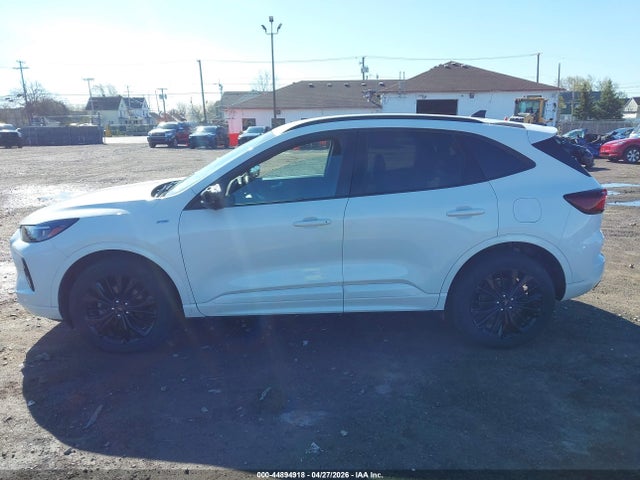 Ford Escape St-line Elite