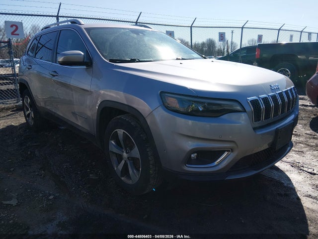 Salvage Jeep Cherokee Image