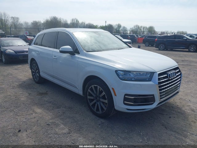 Salvage Audi Q7 Image