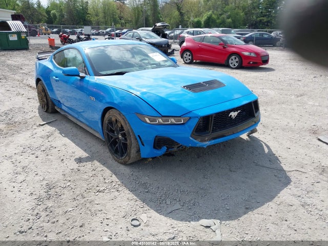 Salvage Ford Mustang Image