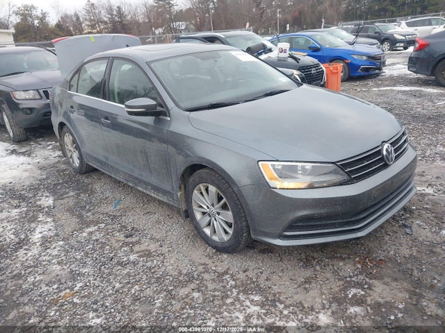 Salvage Volkswagen Jetta Image