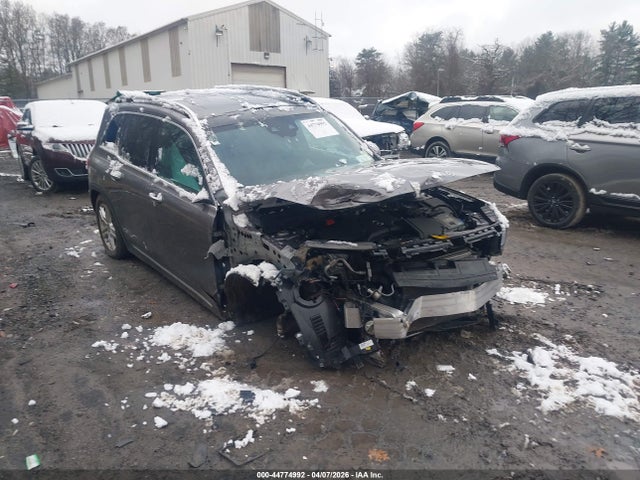 Salvage Mercedes-Benz GLB Image