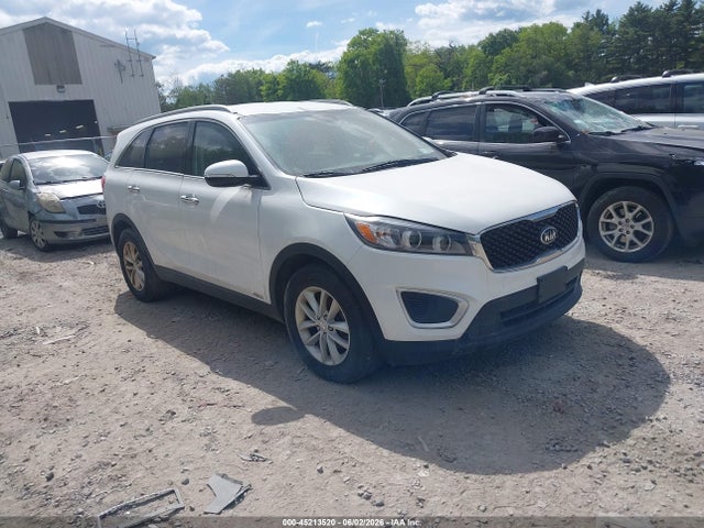 Salvage Kia Sorento Image