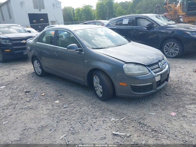 Salvage Volkswagen Jetta Image