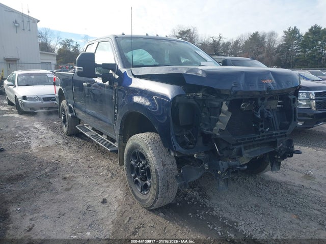Salvage Ford F-250 Image